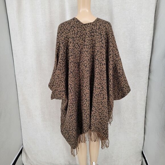 V. Fraas Animal Print Shaw with fringe Women's One Size / Plus Size - Picture 2 of 9